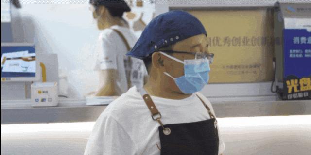 DƬ